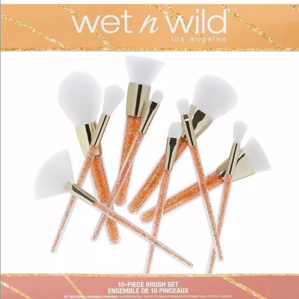 NIB 2 setWet n Wild Pro high quality Brush Limited Edition - gorgeous brushes